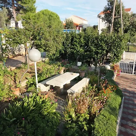 Apartment Apartments By The Sea Kozino, Zadar - 5734 Petrcane